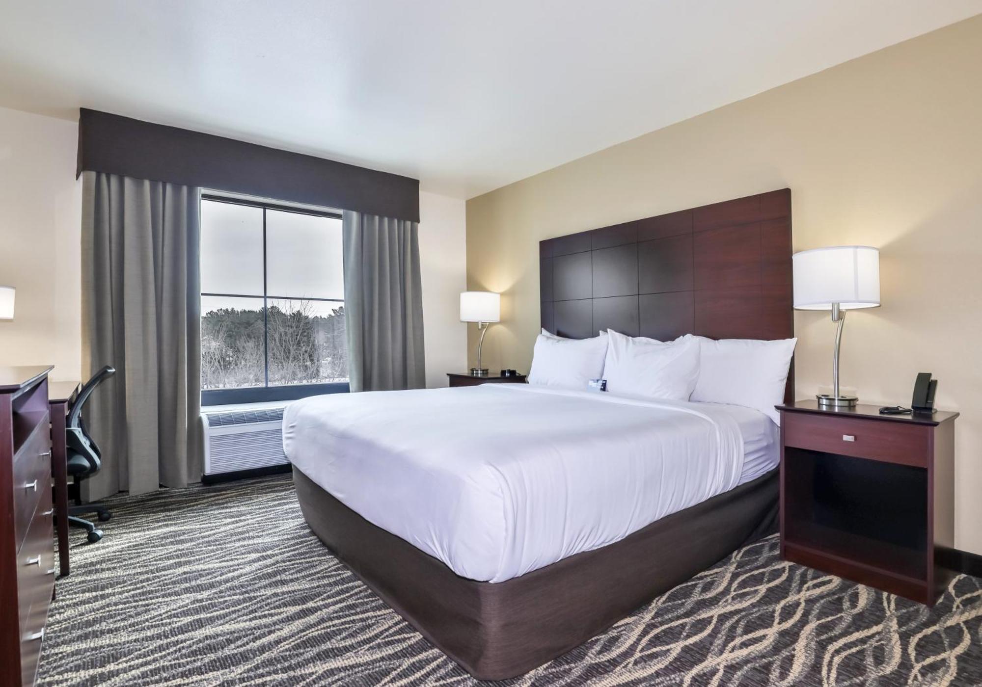 Cobblestone Hotel & Suites - Rhinelander Exterior photo