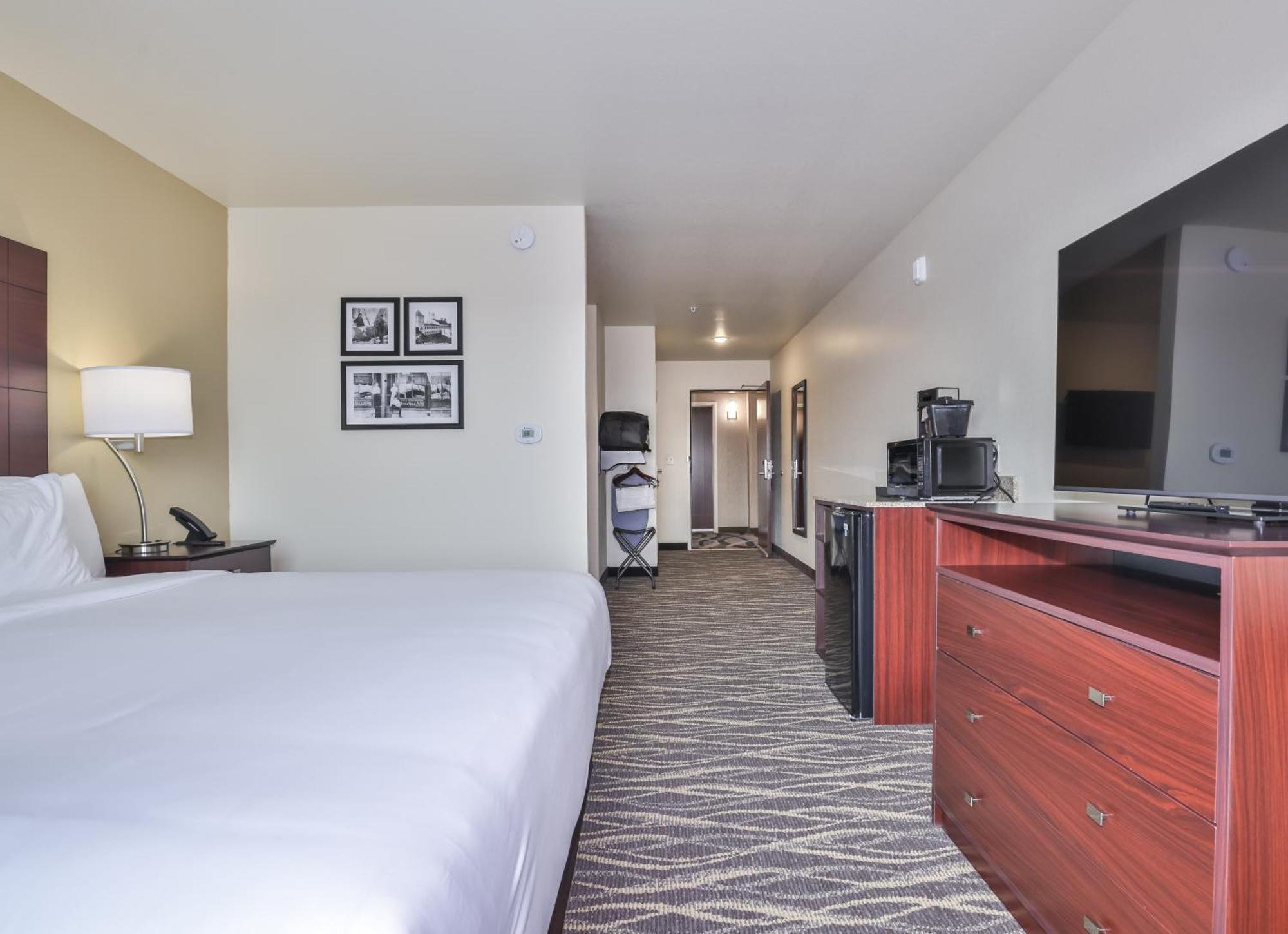 Cobblestone Hotel & Suites - Rhinelander Exterior photo