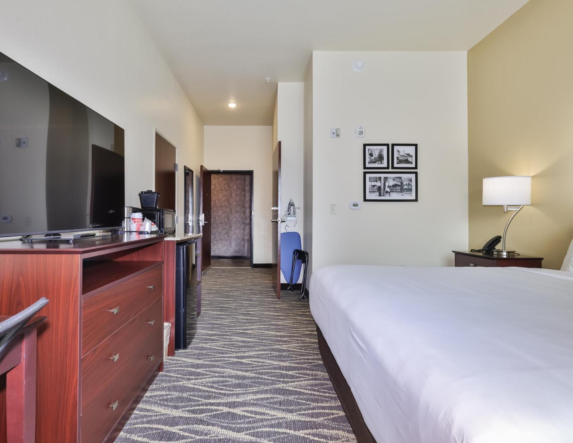 Cobblestone Hotel & Suites - Rhinelander Exterior photo